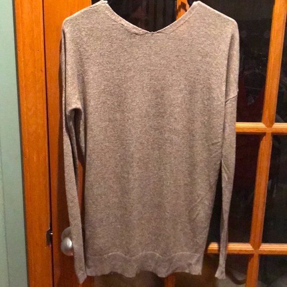 Express size Xs women’s sweater. V neck. Scoop neck in back. Heather brown. - Picture 3 of 3